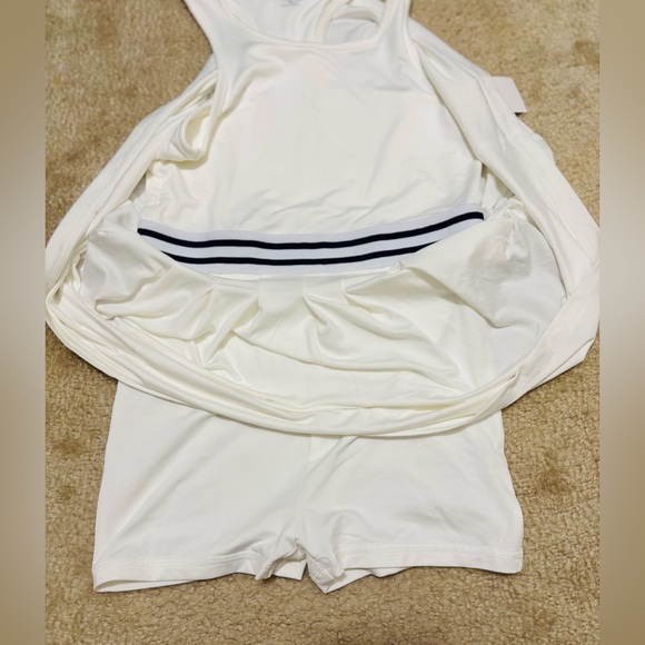New with tags Crewcuts White Girls' pleated dress in performance jersey - Picture 6 of 6
